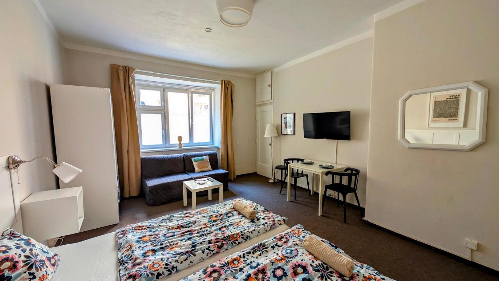 Flat In Zizkov -104- Lägenhet